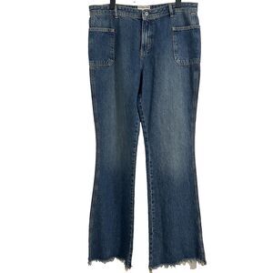 We The Free Izzy Low Rise Flare Jeans Size 31 Blue Frayed Hem Boho Festival